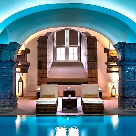 Royal Hainaut & 4*
