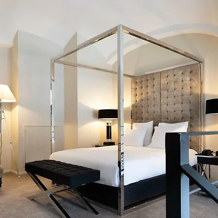 Hotel Royal Hainaut & 4*