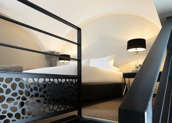 Royal Hainaut & Hotel